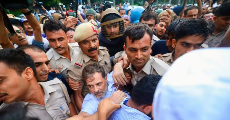 Rahul, Priyanka Gandhi detained during protest outside Modi's residence