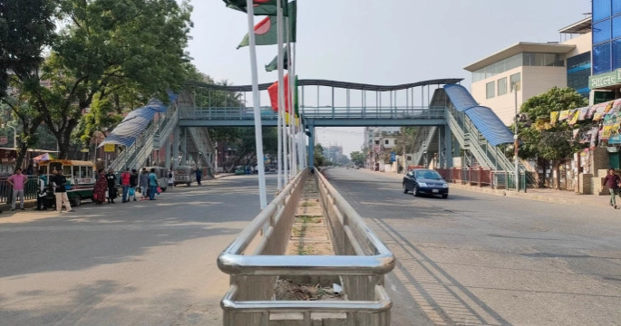 Millions leave Dhaka city for Eid, City roads nearly empty
