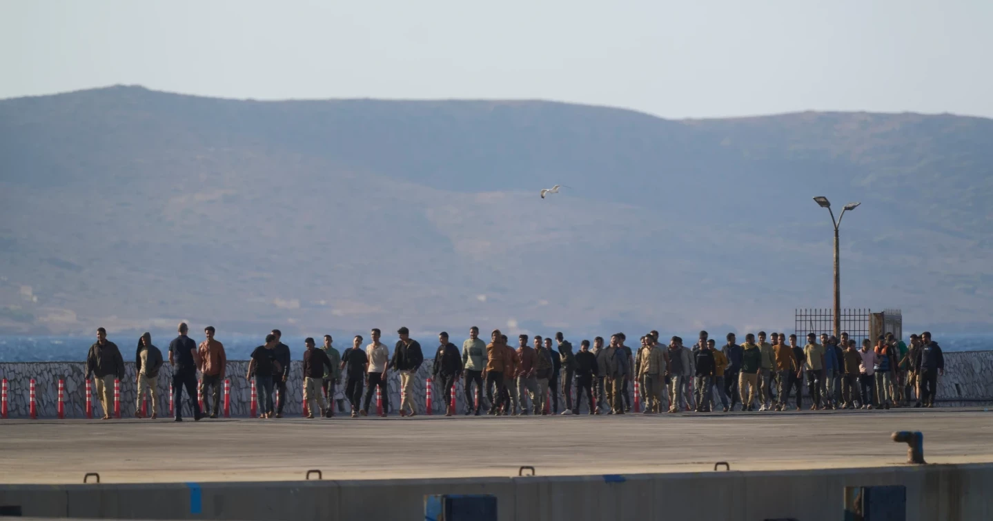 Hundreds of Libya-bound migrants shifted from Crete to mainland Greece