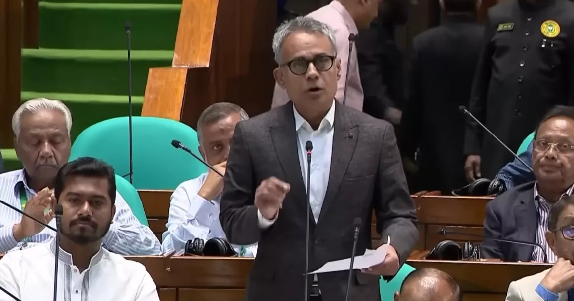 Shipping Minister briefs Parliament on state of rivers