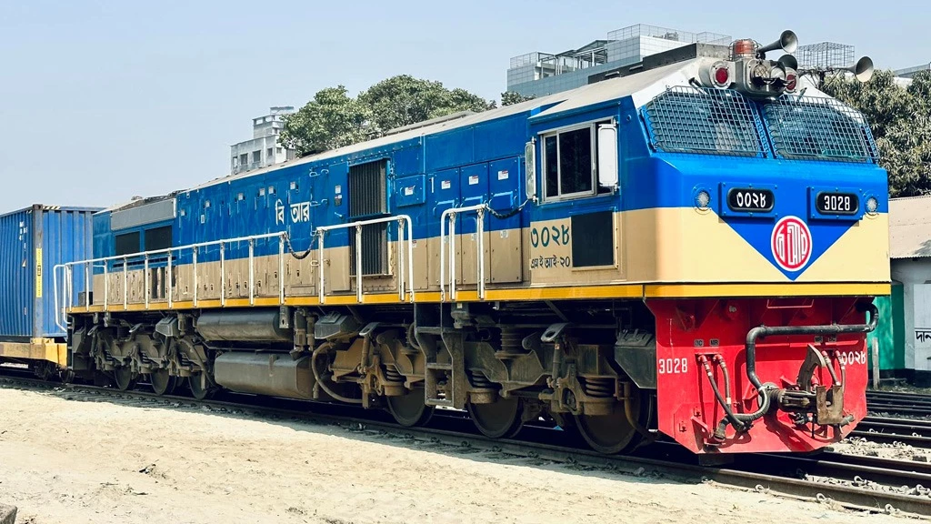 Coach detachment disrupts train service on Dhaka–Mymensingh route