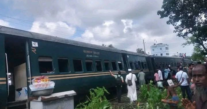 Train derailment cuts Dhaka-Mymensingh rail link