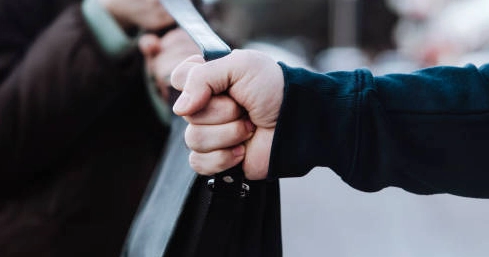 Mugger caught red-handed in Mirpur