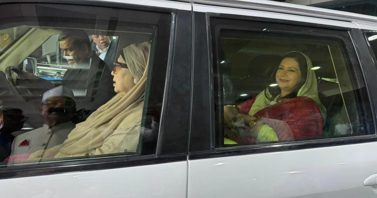 Khaleda returning to Gulshan home, Zubaida ends 17-year exile by her side