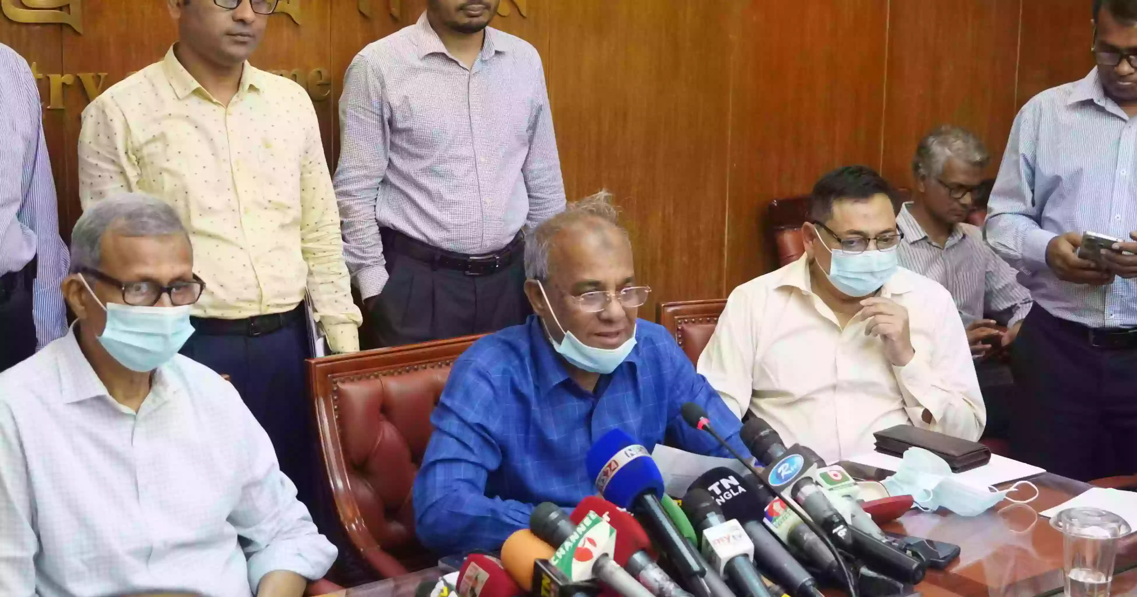 Govt to act against all involved in mob violence: Home Adviser