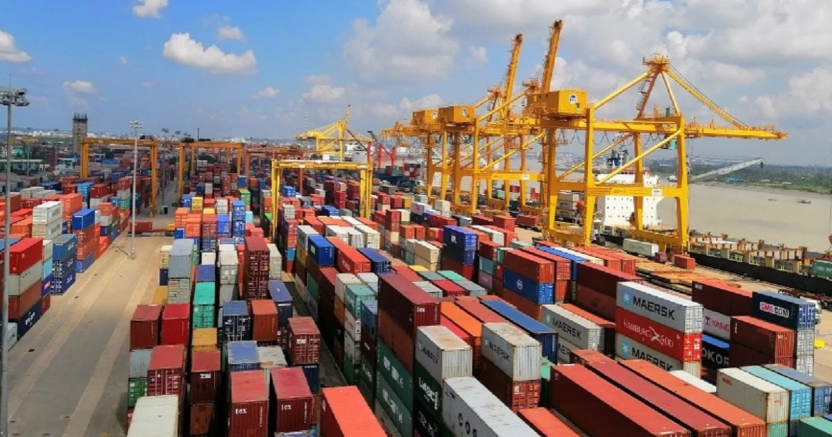 107 tonnes of clothes imported on bonded warehouse facility seized in Ctg