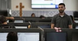 AI transforms call centers, but some jobs still require a human touch