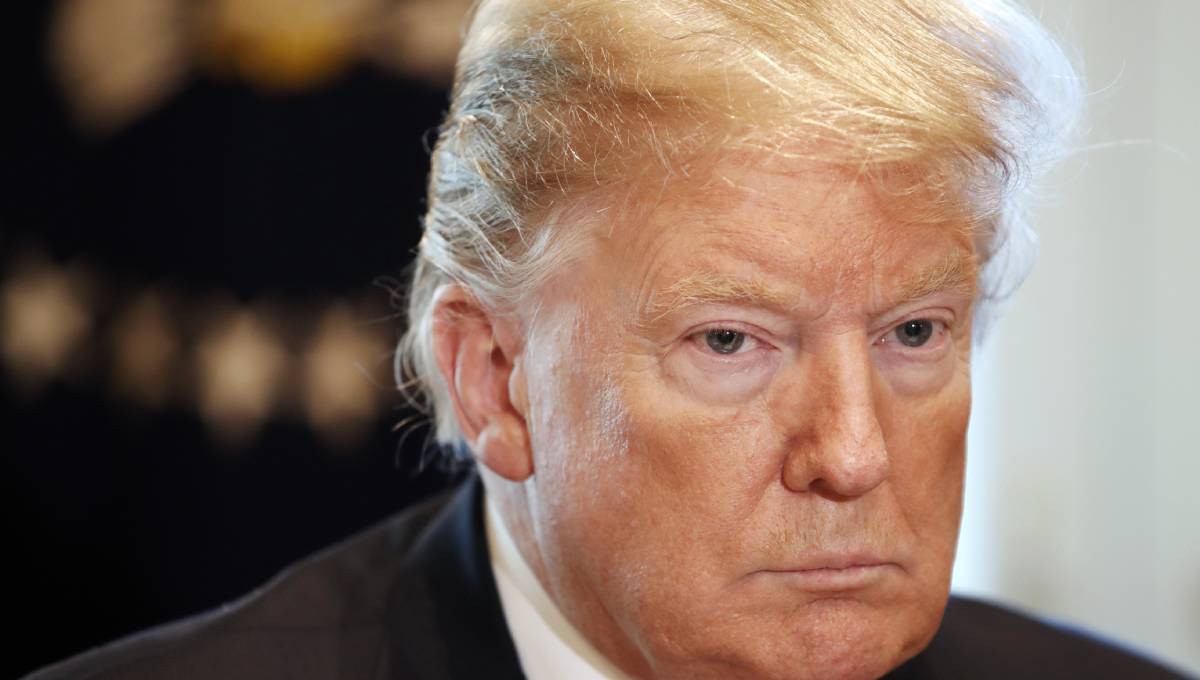 Trump tweets into the void as shutdown sets record