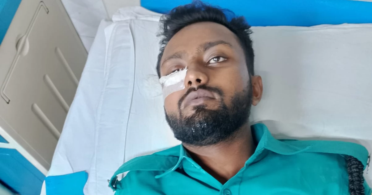 Eight policemen injured in clash with BUET students near CA's office