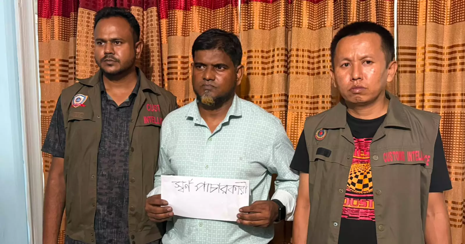 100g gold seized from outbound passenger at Benapole