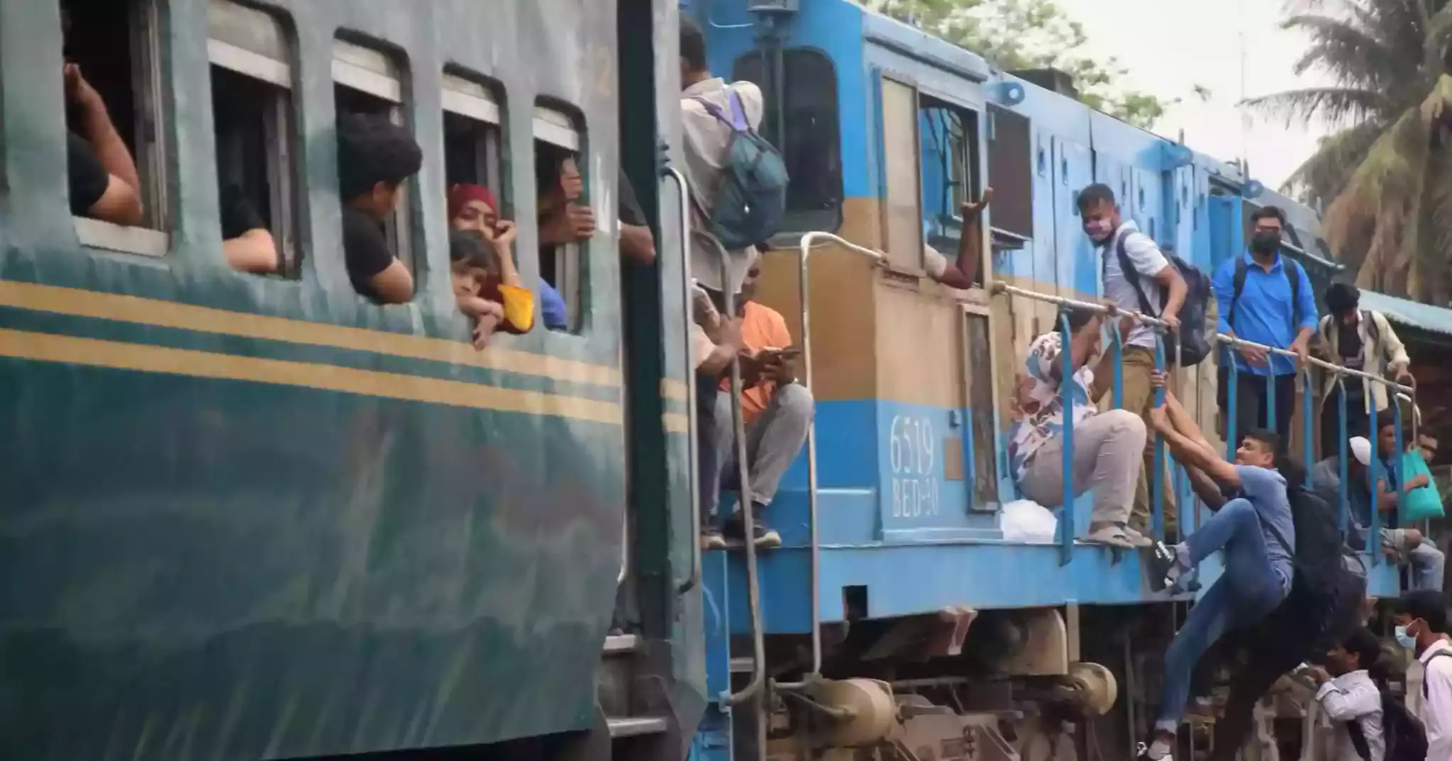 End of Eid Holidays: Govt offices, banks, and share markets to reopen tomorrow