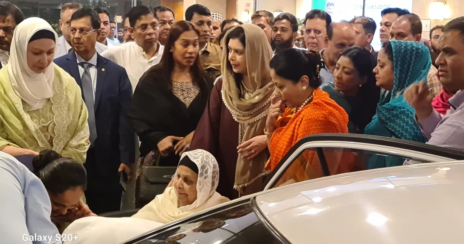 Zubaida visits father’s grave, takes mother home from hospital