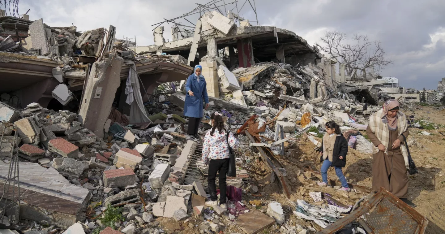 Palestinians struggle to restart their lives in the ruins of Gaza