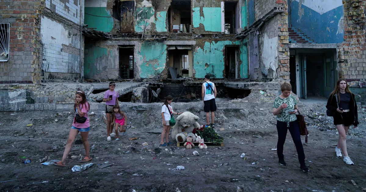 1 dead, dozens injured in Russian strike on Southern Ukraine