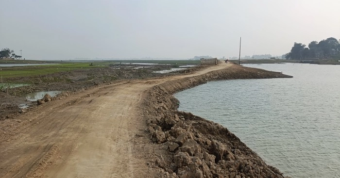 Slow dam construction leaves Sunamganj’s Haor farmers on edge