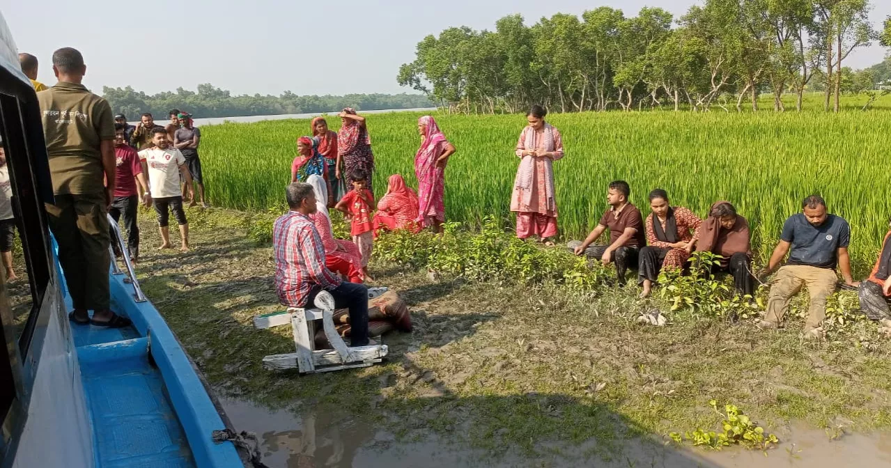 Female expat tourist goes missing after boat capsizes in Mongla