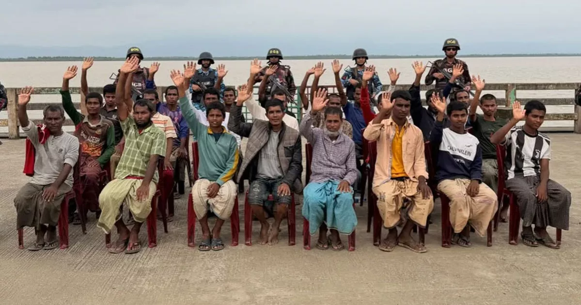 BGB brings back 24 Bangladeshi fishermen detained by Arakan Army