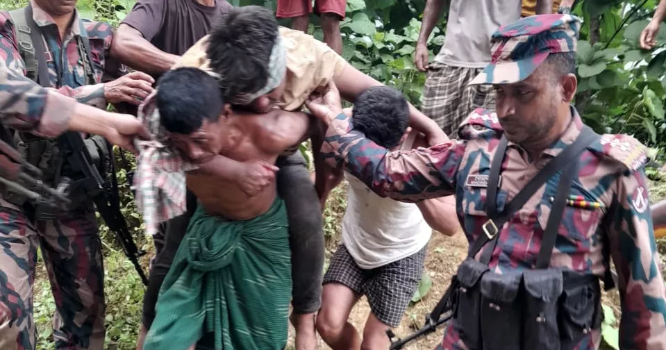 Tourist vehicle plunges into ditch in Thanchi; 2 killed, 5 injured
