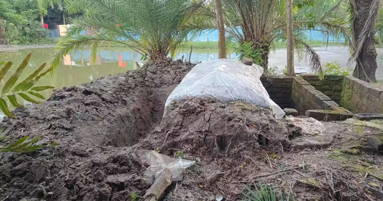 Gazi Nazrul’s wife Mariam laid to rest in family graveyard