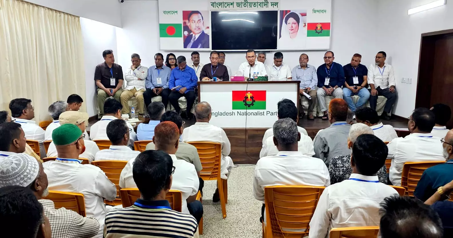 PM Tarique holds meeting with BNP leaders from Bogura