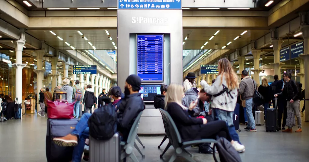 Unexploded WWII bomb in Paris halts Eurostar, northern trains