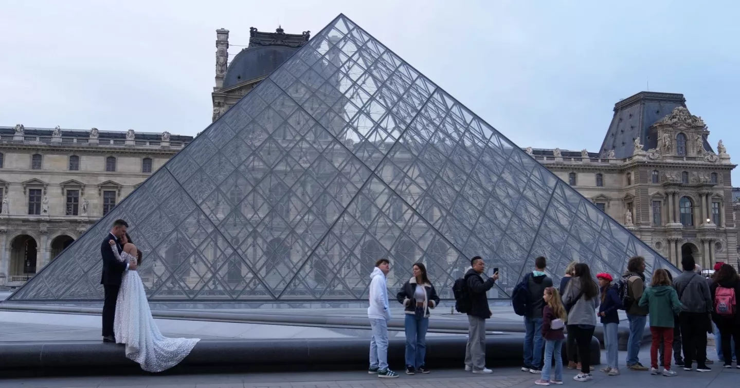 5 more arrested over Louvre jewel heist