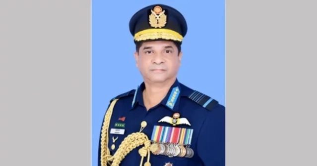 Air Chief departs for USA