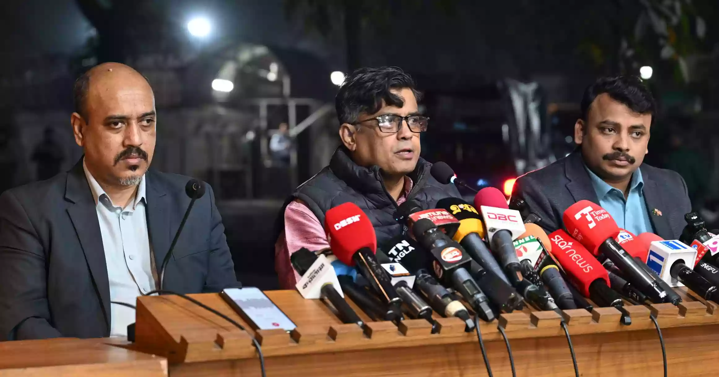 Press Secy still holds out hope for advisers’ wealth statements ‘in a day or two’