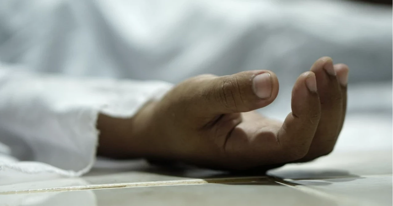 Teen dies after falling from city building