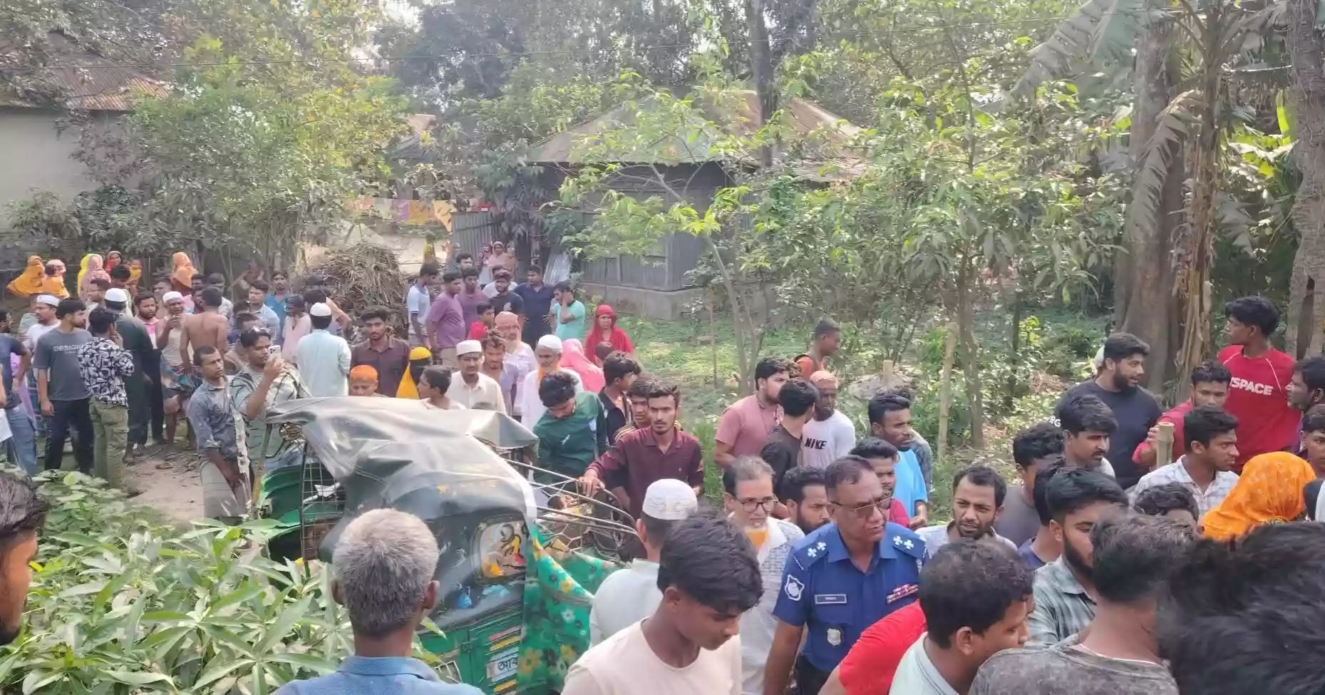 Autorickshaw–covered van collision kills two in Cumilla