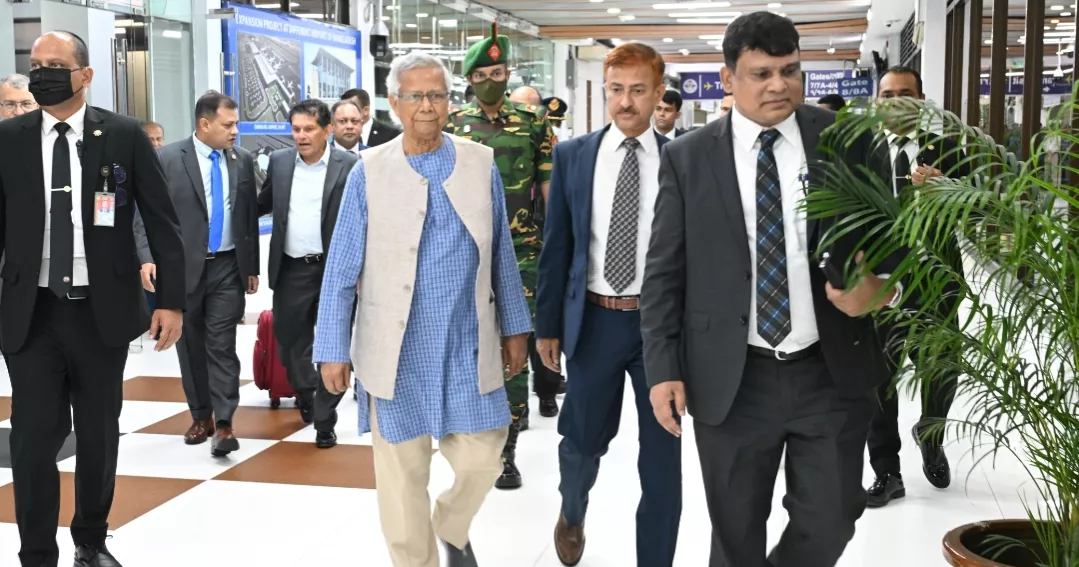 UNGA: Prof Yunus off to New York with Fakhrul, Jamaat, NCP leaders