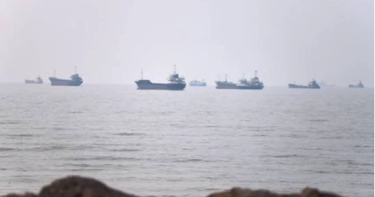 Iran warns oil tankers to follow approved routes in Strait of Hormuz