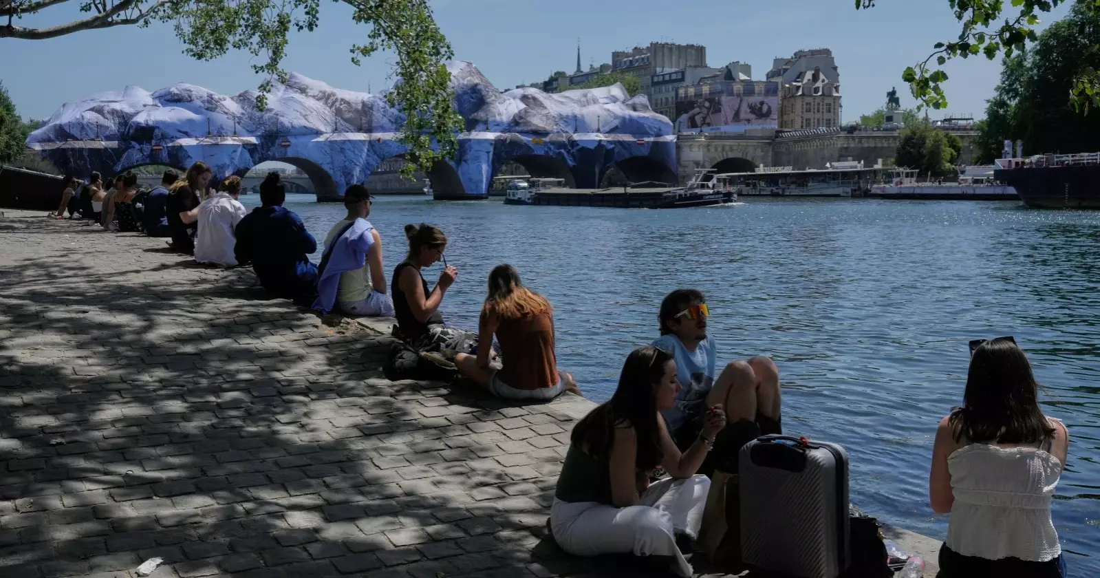 Early heat wave breaks records, causes deaths across Europe