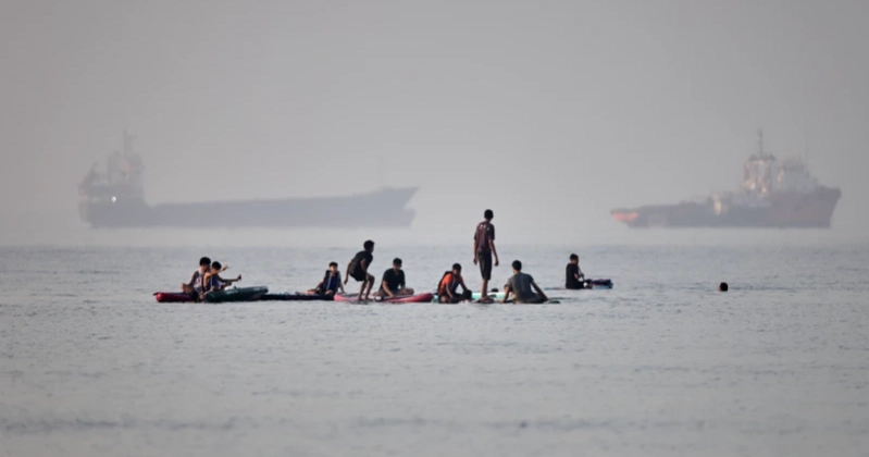 Fresh Gulf clashes test fragile Iran ceasefire