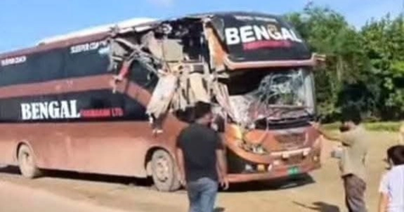 Eight killed as two buses collide in Sylhet