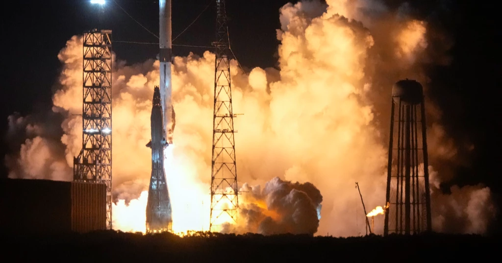 Bezos' New Glenn rocket successfully orbits on debut flight