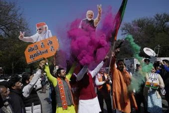 Modi's BJP takes early lead in tightly contested Delhi election