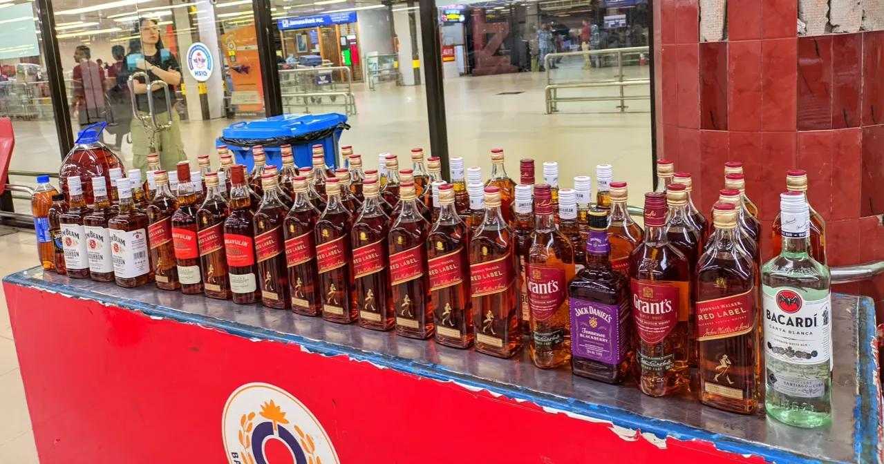 CIID seizes 81.50 litres of foreign liquor at Dhaka airport