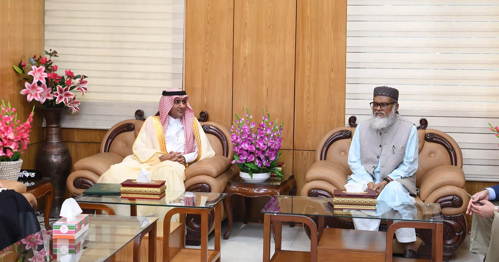 Saudi-funded iconic mosques' construction to begin soon: Religious Affairs Adviser 