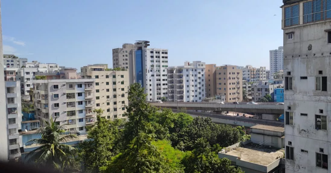 Dhaka's air quality 'moderate' this morning