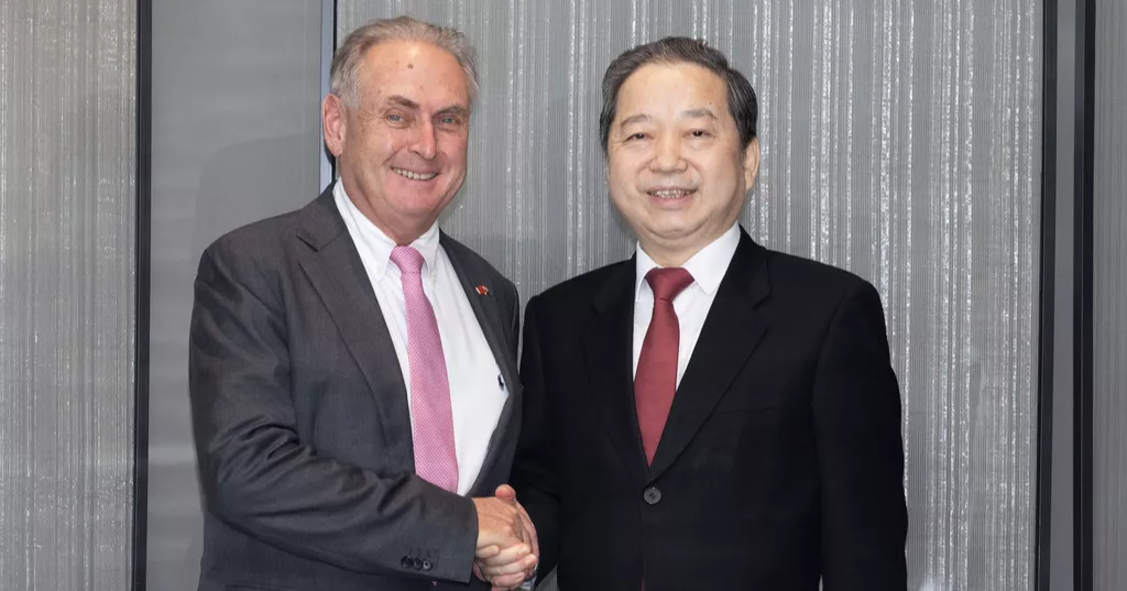 Australia trade minister seeks to mend ties on visit to China