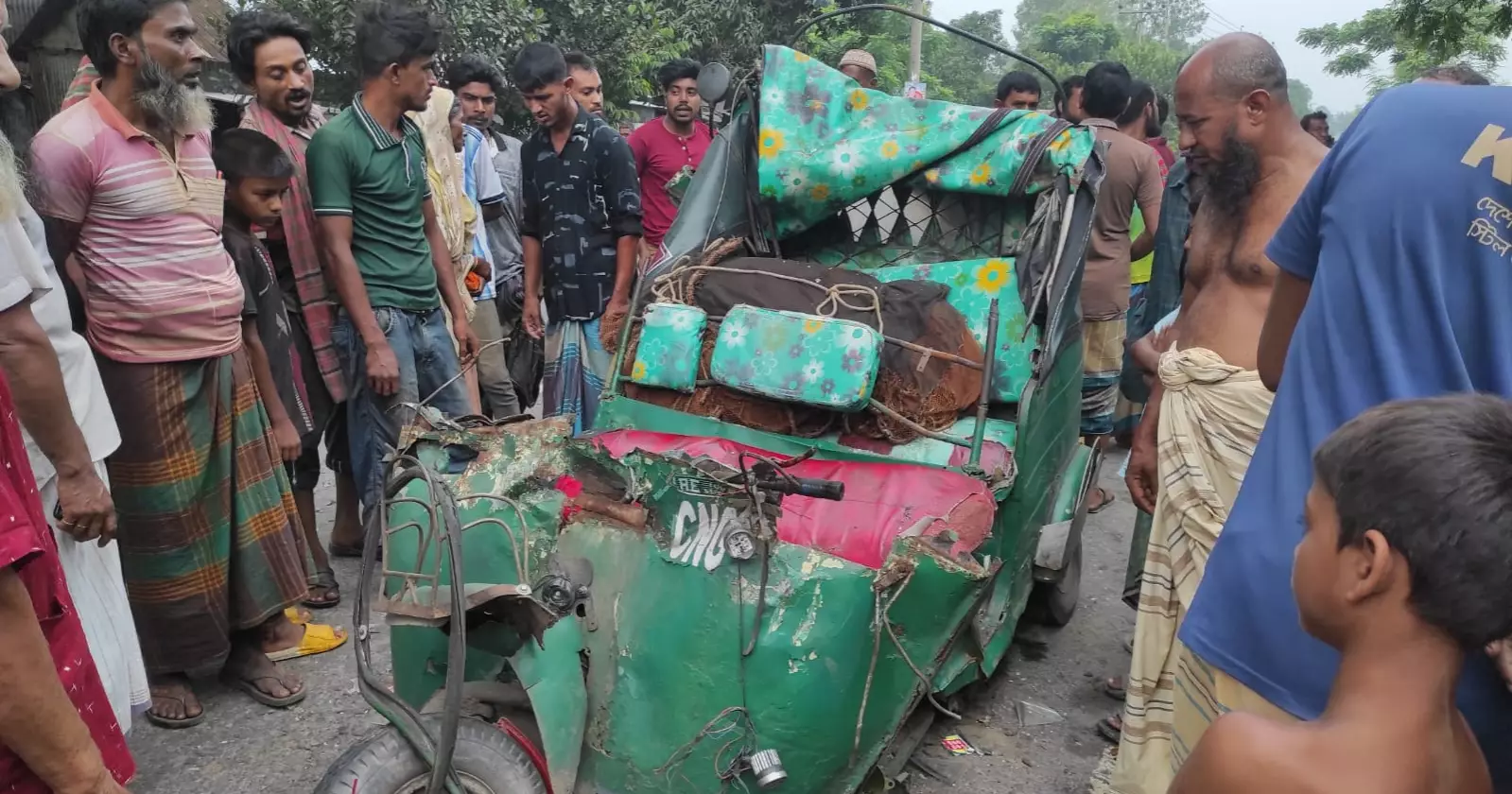 Two killed as CNG-run auto-rickshaw crashes into parked truck in Sirajganj