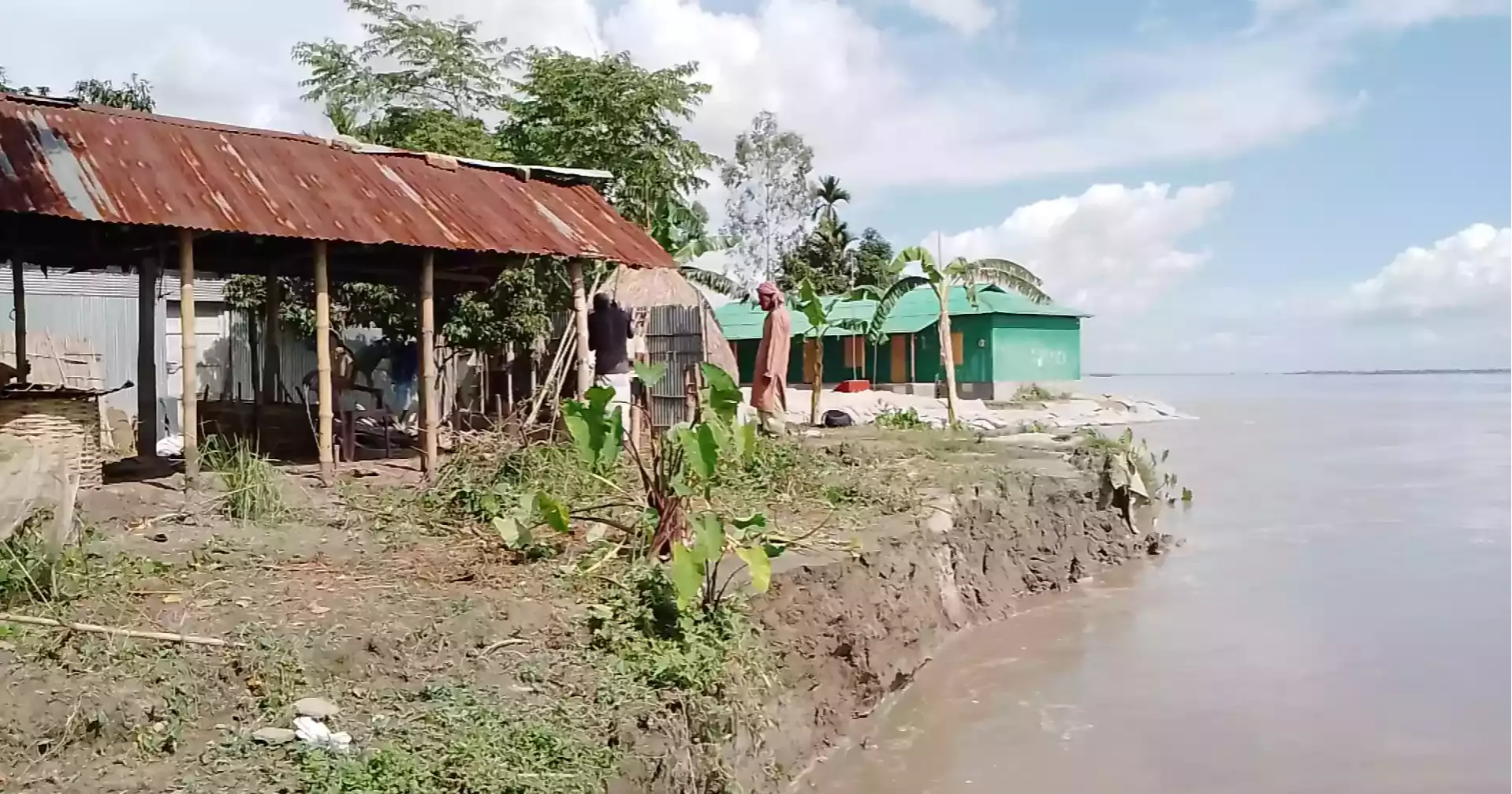 Flood fear looms over northern districts as Teesta swells