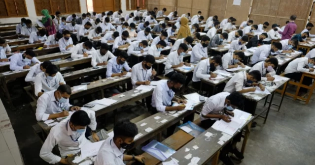 HSC examinees to be allowed inside exam centres from 8:30am