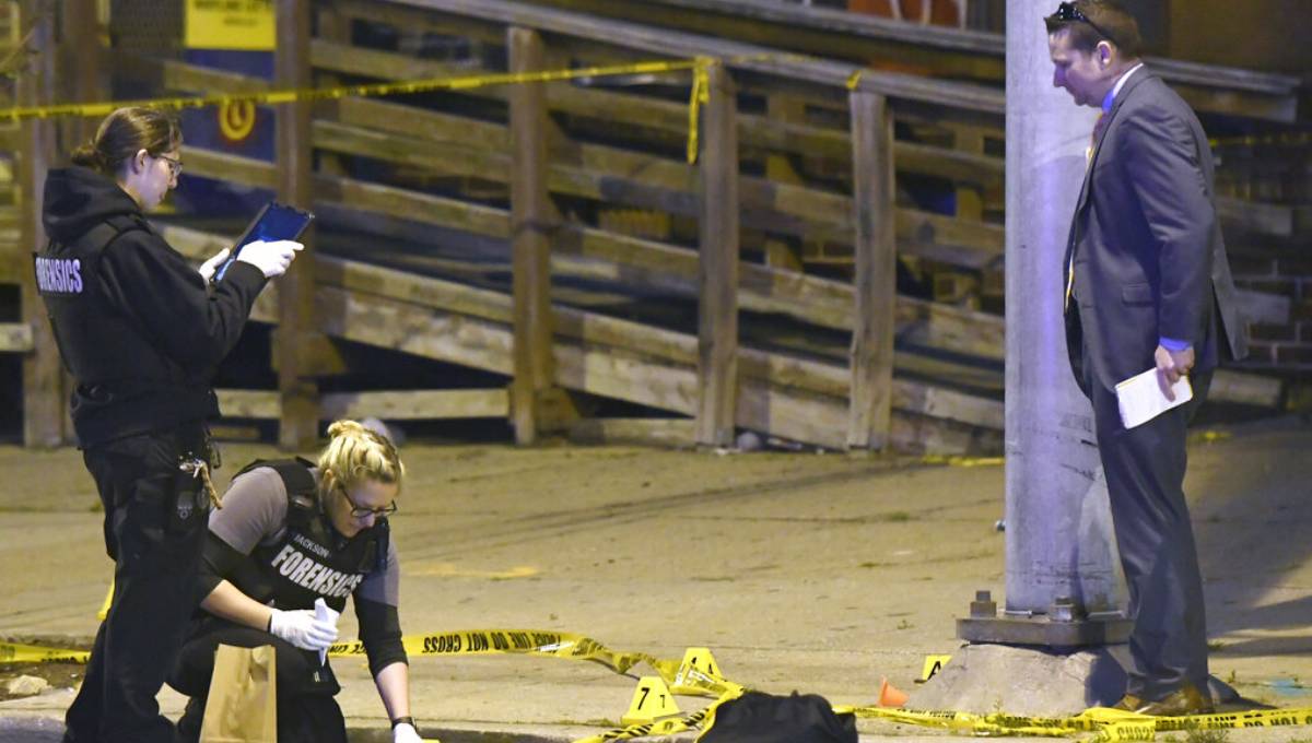 Police: 8 shot, 1 fatally, in latest Baltimore shooting