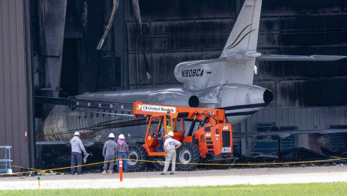 Recorder found in Texas plane crash; some victims identified