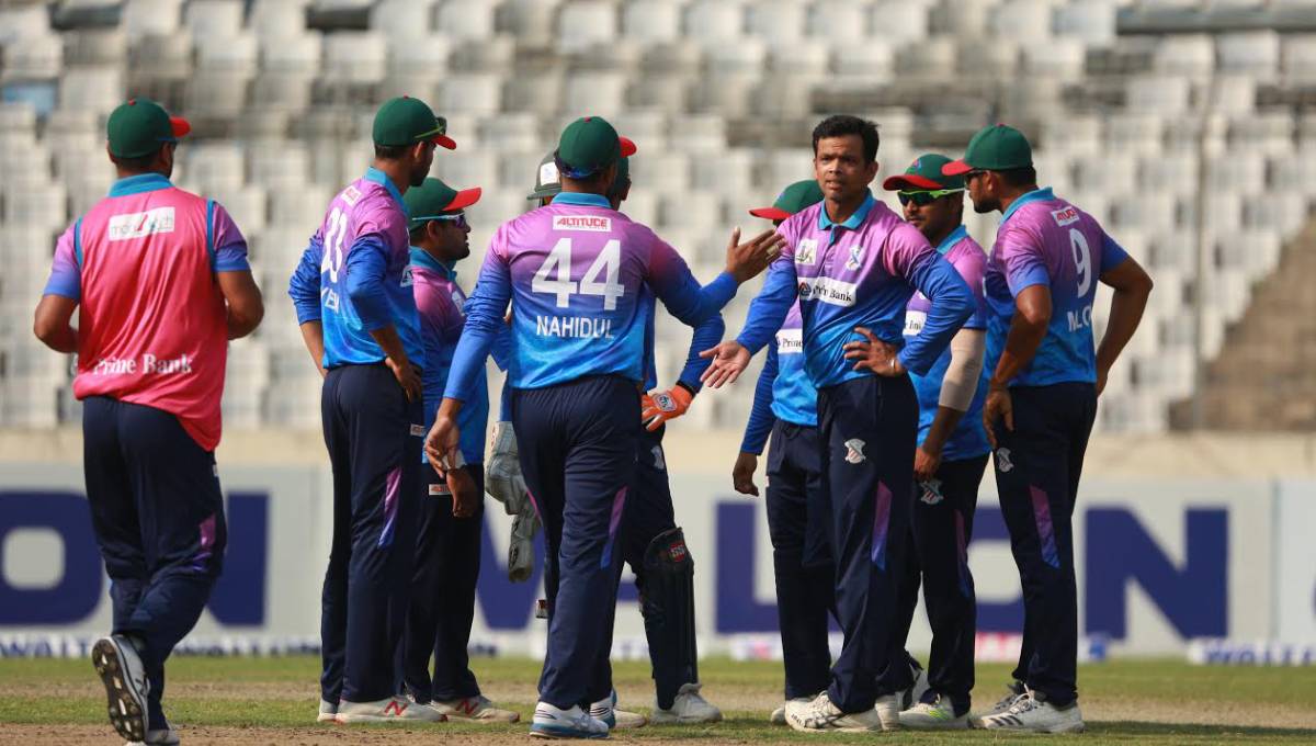 Razzak first Bangladeshi to bag 400 wickets in List-A cricket