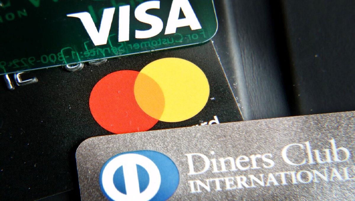 US consumers step up borrowing at healthy pace in May