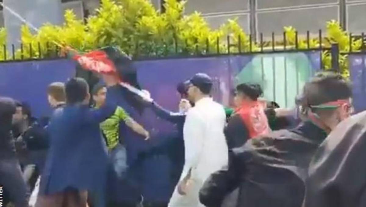 Cricket World Cup: Fan trouble at Pakistan v Afghanistan at Headingley
