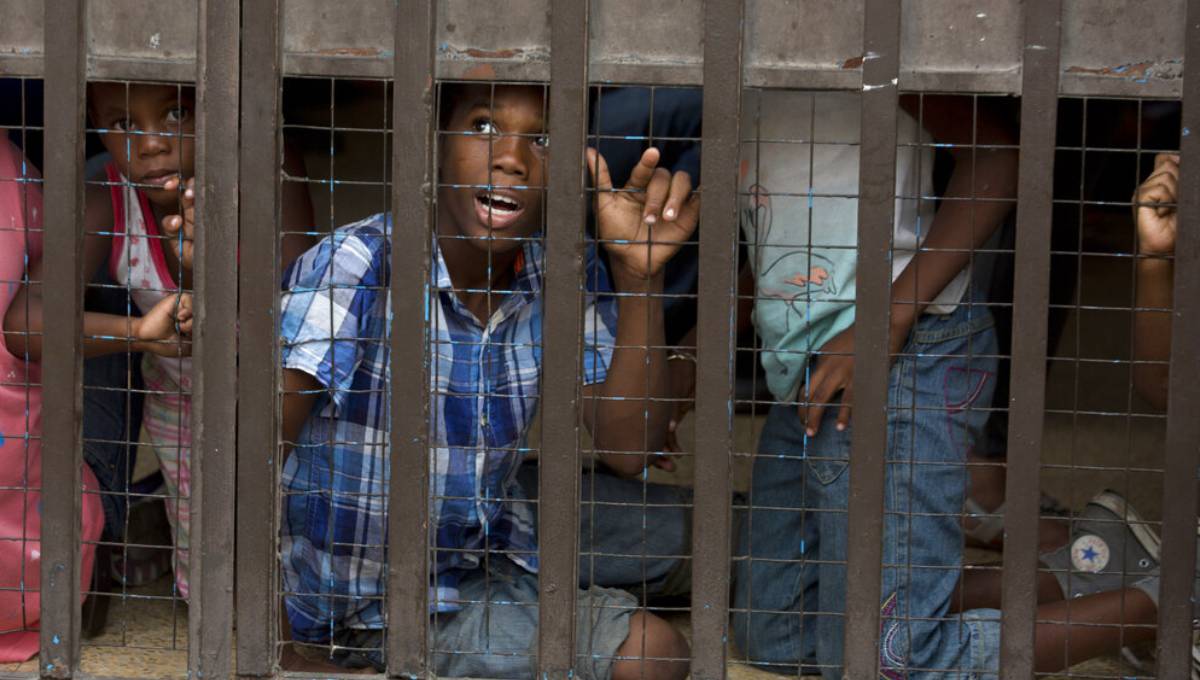 Mexico deports Hondurans amid pressure to reduce migration